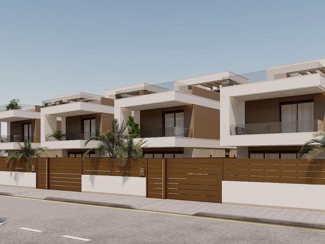 Chalet de 3 habitaciones en Pilar de la Horadada en venta con piscina garaje - 550.000 € (Ref: 9732466)