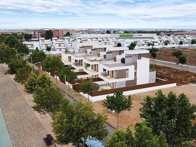 Chalet de 3 habitaciones en Pilar de la Horadada en venta con piscina garaje - 550.000 € (Ref: 9732466)