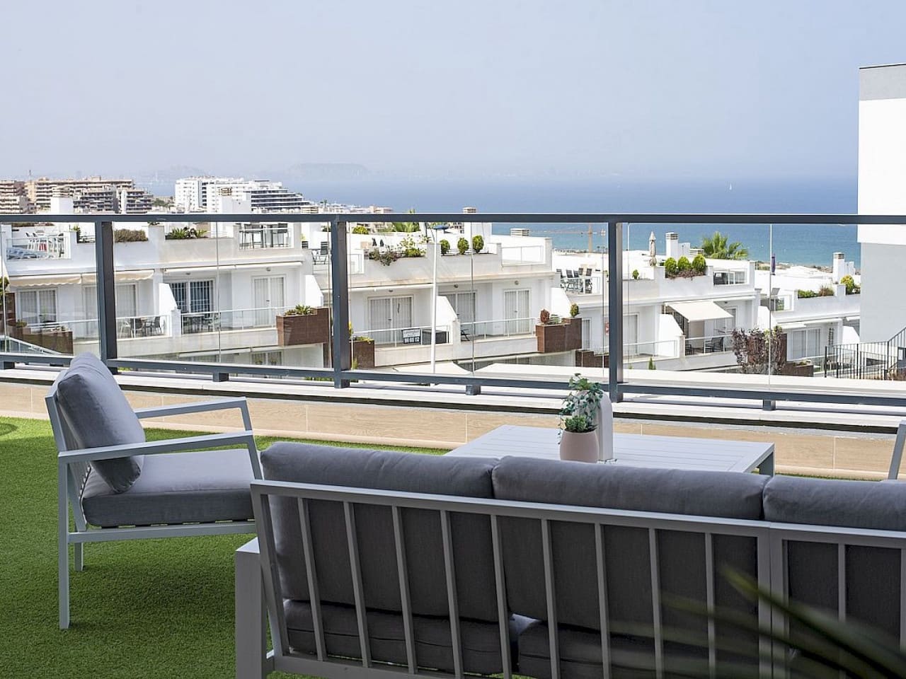 2 bedroom Apartment for sale in Gran Alacant with pool garage - € 355,000 (Ref: 9773398)