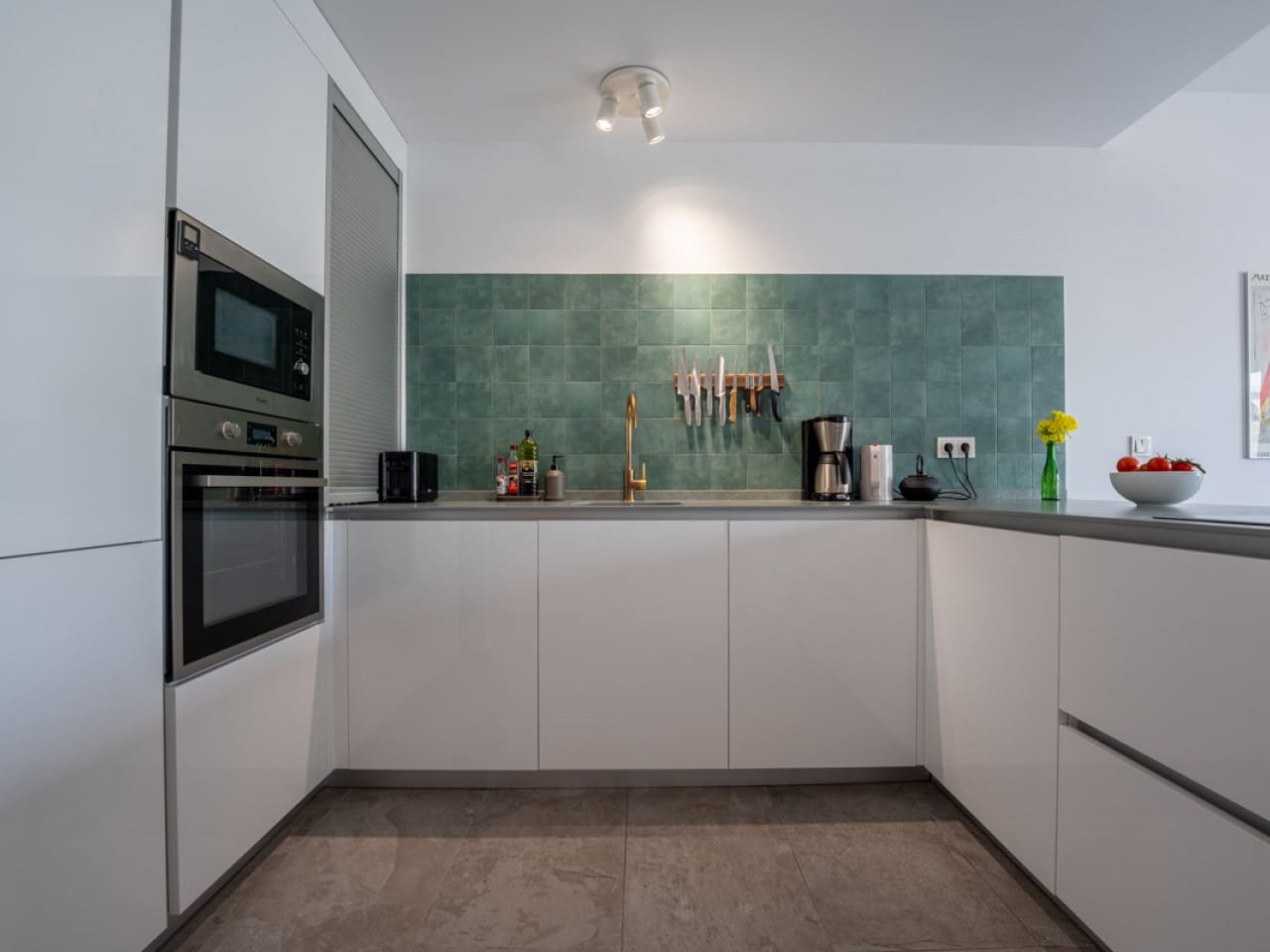 Apartamento de 2 habitaciones en Torrevieja en venta con piscina garaje - 319.900 € (Ref: 9778386)