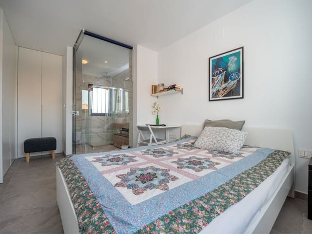 2 makuuhuone Huoneisto myytävänä paikassa Torrevieja mukana uima-altaan 
autotalli - 319 900 € (Ref: 9778386)