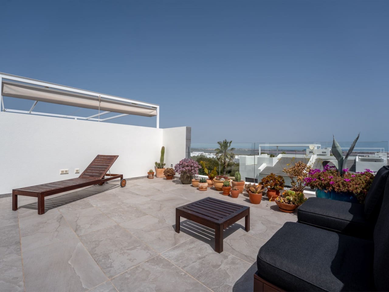 Apartamento de 2 habitaciones en Torrevieja en venta con piscina garaje - 319.900 € (Ref: 9778386)