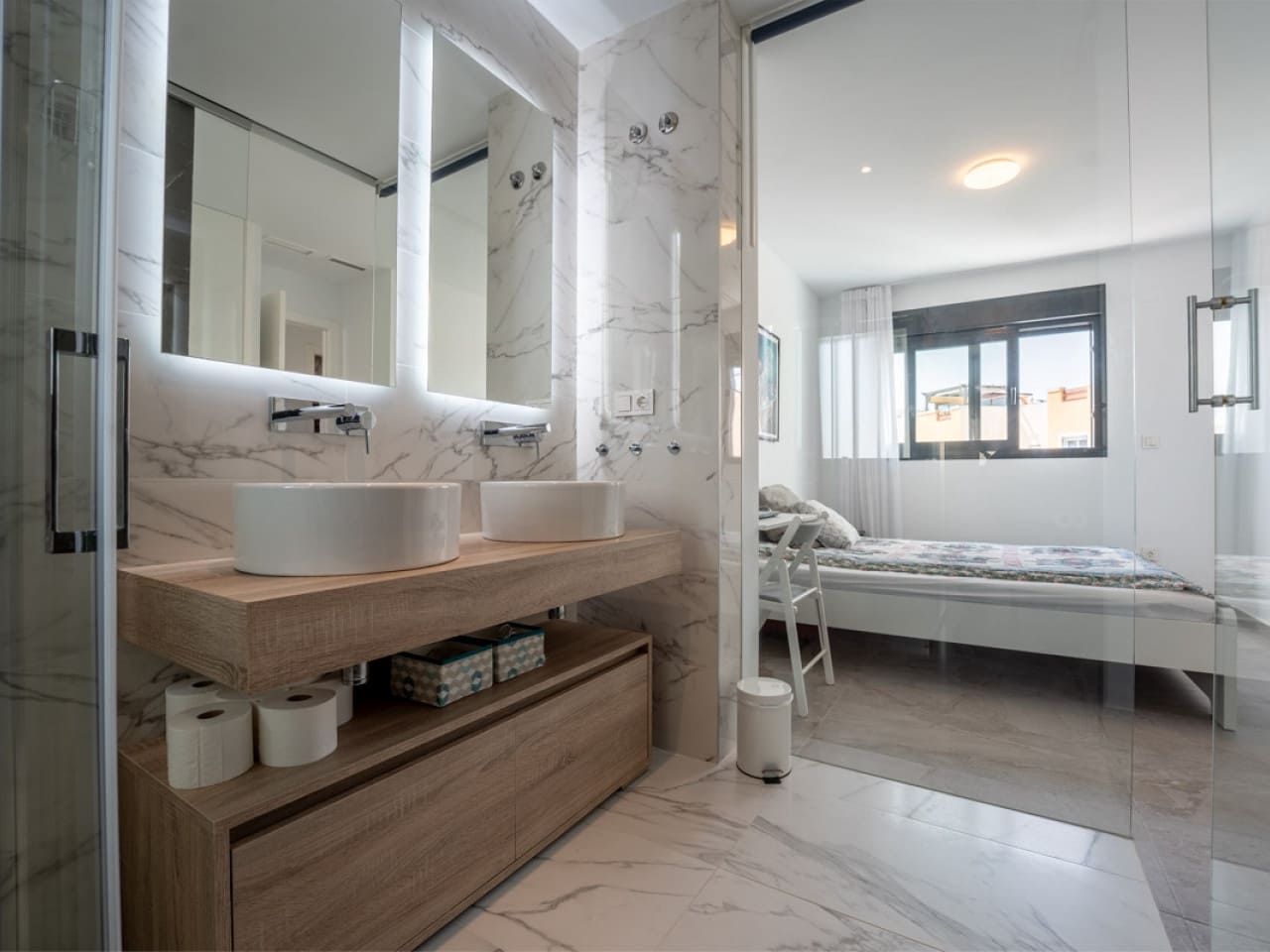 Apartamento de 2 habitaciones en Torrevieja en venta con piscina garaje - 319.900 € (Ref: 9778386)