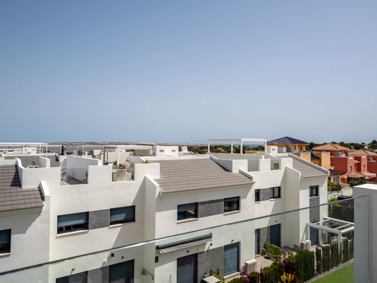 Apartamento de 2 habitaciones en Torrevieja en venta con piscina garaje - 319.900 € (Ref: 9778386)