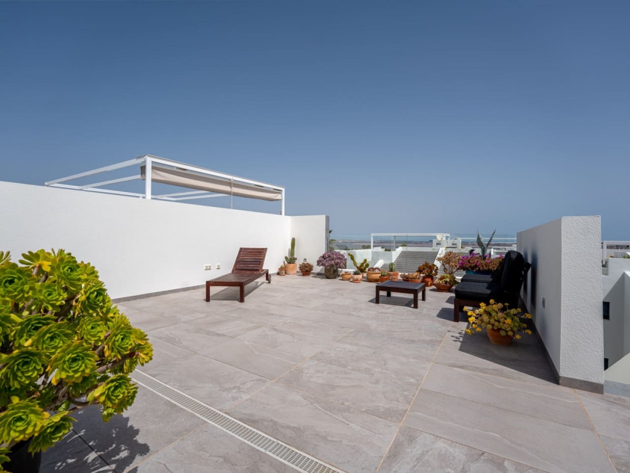 Apartamento de 2 habitaciones en Torrevieja en venta con piscina garaje - 319.900 € (Ref: 9778386)