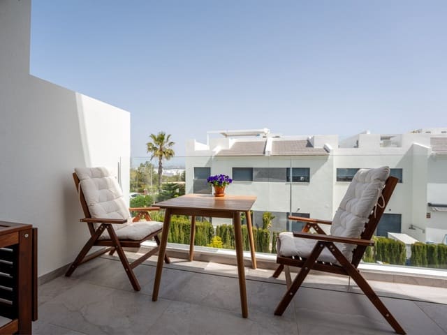 2 makuuhuone Huoneisto myytävänä paikassa Torrevieja mukana uima-altaan 
autotalli - 319 900 € (Ref: 9778386)