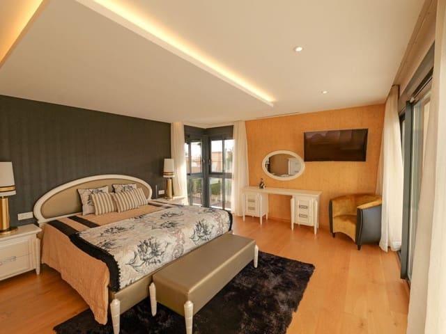 3 chambre Villa/Maison à vendre à La Veleta, Torrevieja avec piscine - 1 630 000 € (Ref: 9797387)