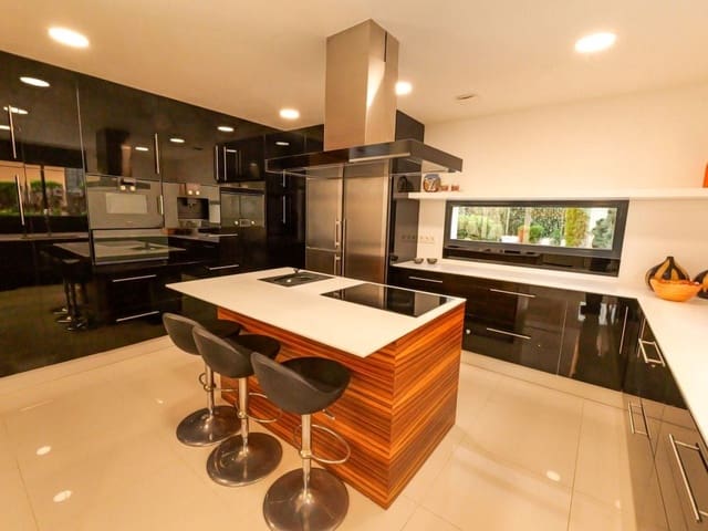 3 chambre Villa/Maison à vendre à La Veleta, Torrevieja avec piscine - 1 630 000 € (Ref: 9797387)