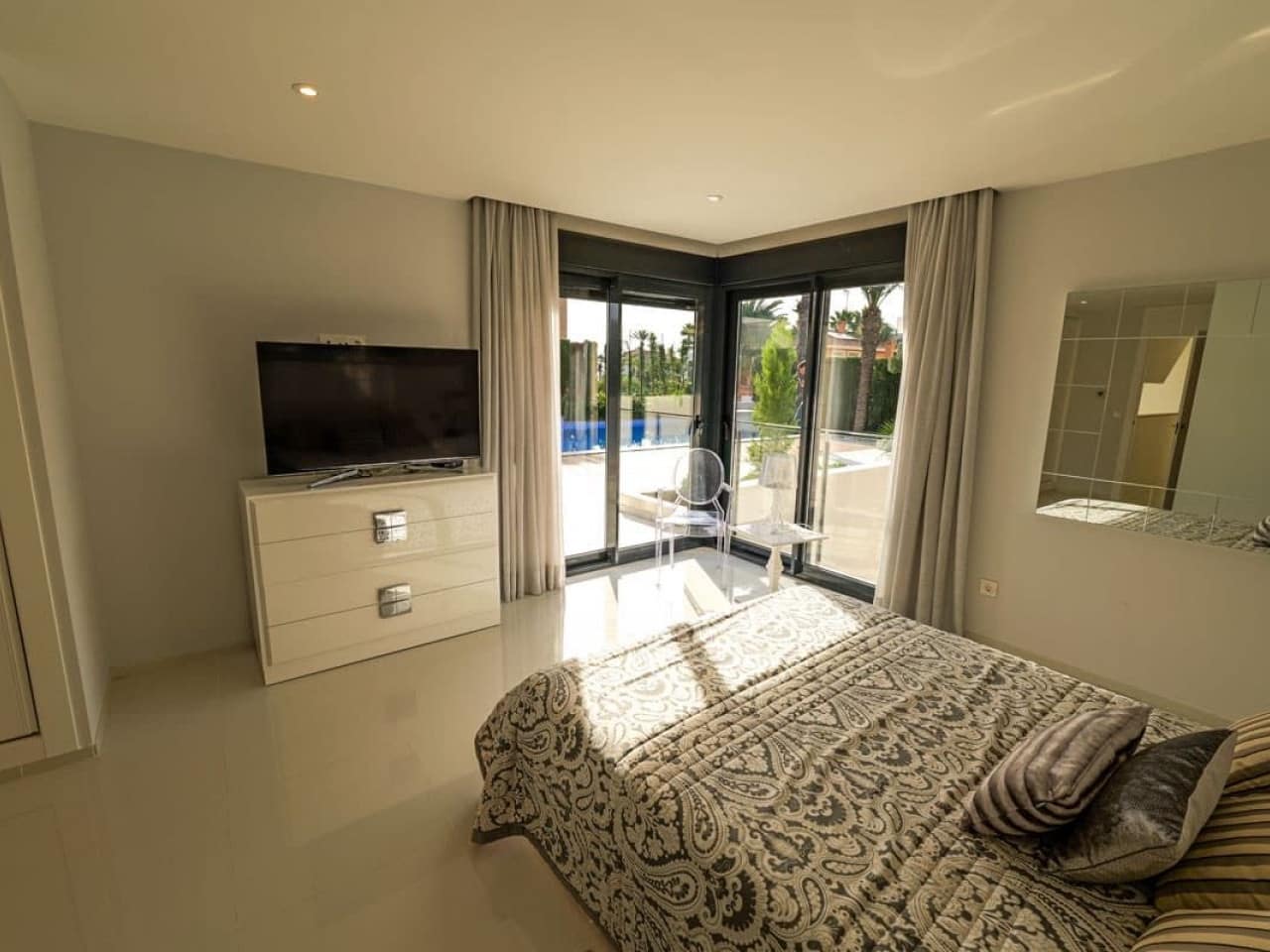 3 chambre Villa/Maison à vendre à La Veleta avec piscine - 1 630 000 € (Ref: 9797387)