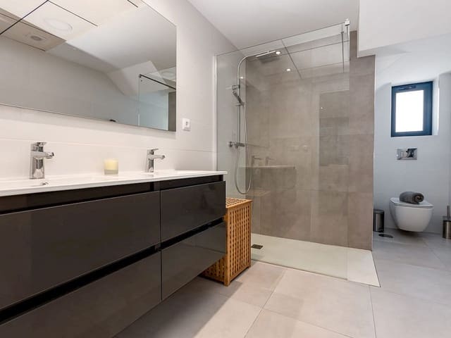 3 soveværelse Villa til salg i Pilar de la Horadada med swimmingpool garage - € 448.000 (Ref: 9818410)