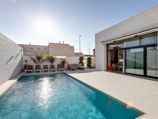 3 soveværelse Villa til salg i Pilar de la Horadada med swimmingpool garage - € 448.000 (Ref: 9818410)