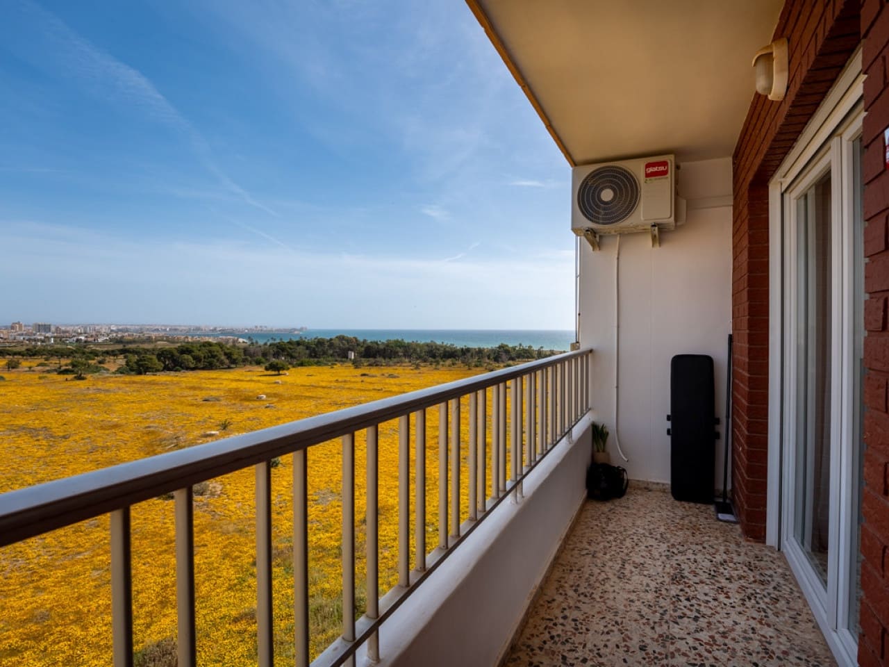 2 bedroom Apartment for sale in Torrevieja with pool - € 249,000 (Ref: 9831964)