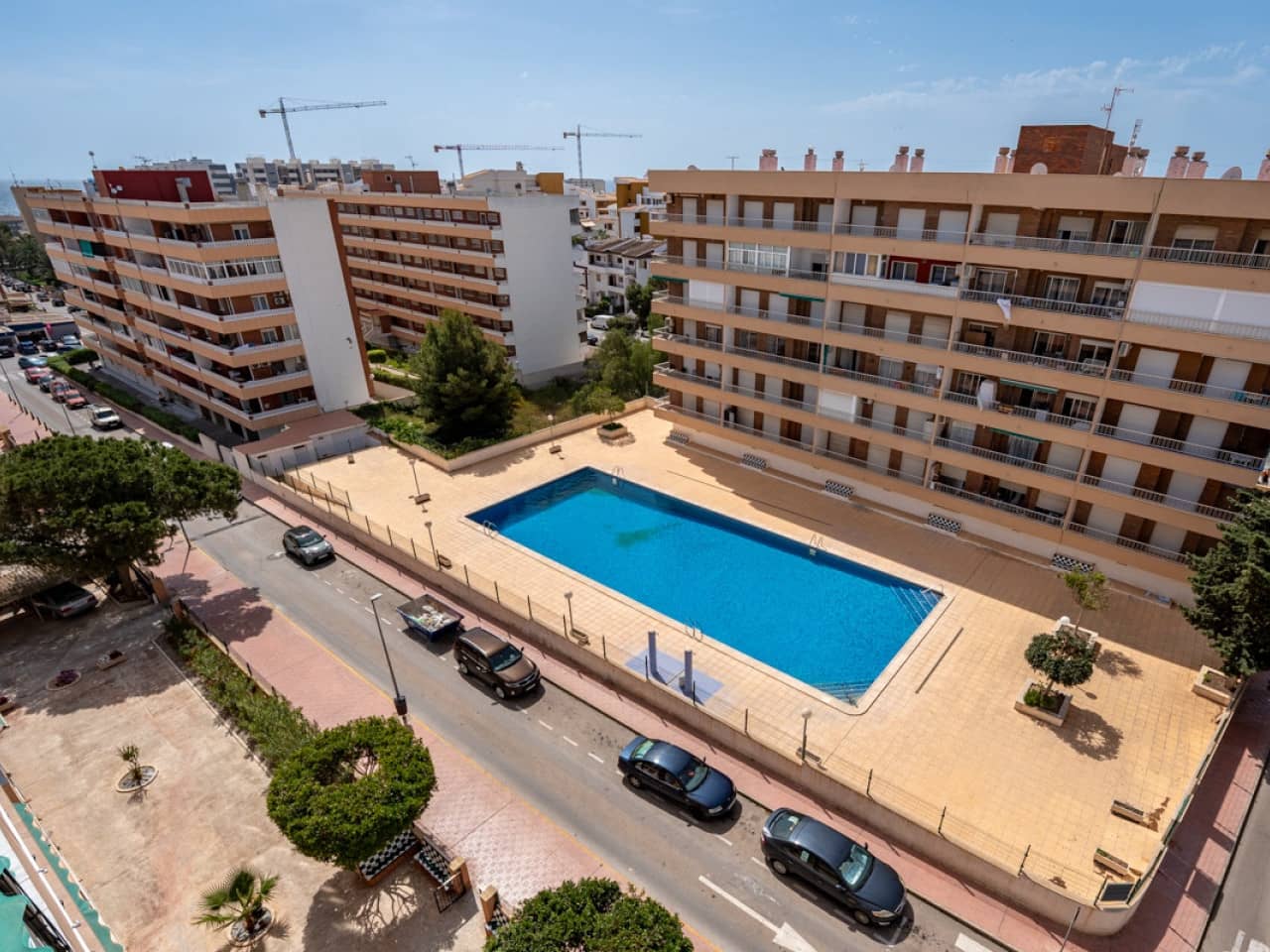 2 bedroom Apartment for sale in Torrevieja with pool - € 249,000 (Ref: 9831964)