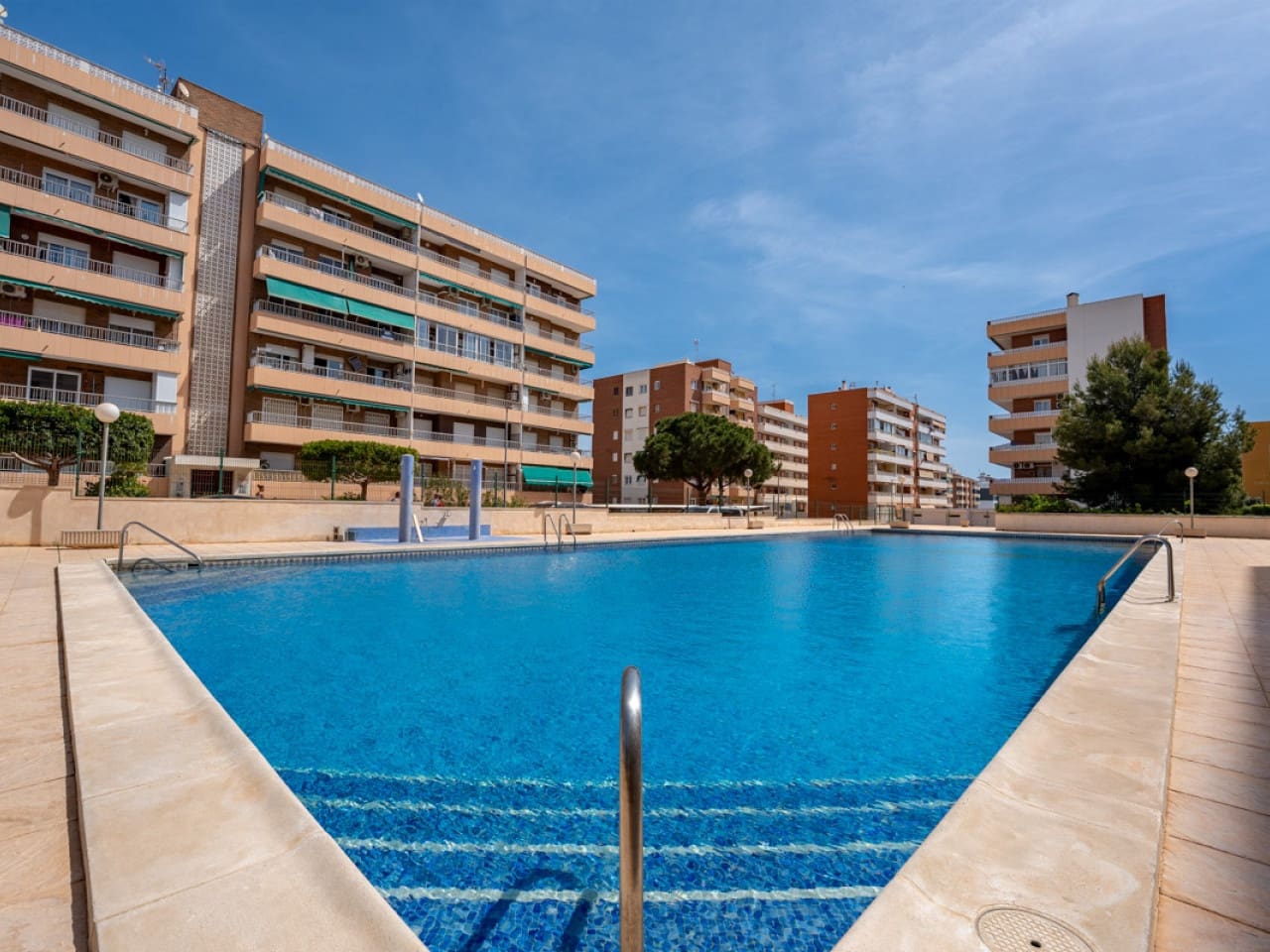 2 bedroom Apartment for sale in Torrevieja with pool - € 249,000 (Ref: 9831964)
