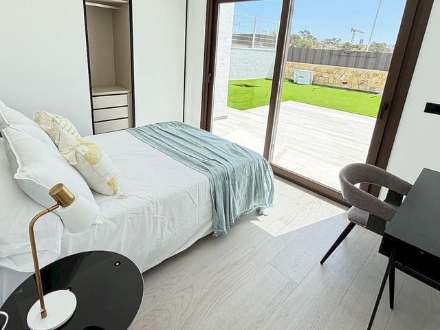 5 slaapkamer Villa te koop in Benidorm met zwembad - € 819.900 (Ref: 9860334)