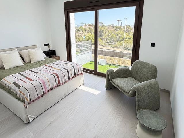 5 slaapkamer Villa te koop in Benidorm met zwembad - € 819.900 (Ref: 9860334)