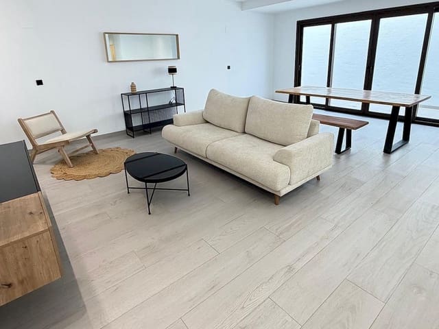 5 slaapkamer Villa te koop in Benidorm met zwembad - € 819.900 (Ref: 9860334)