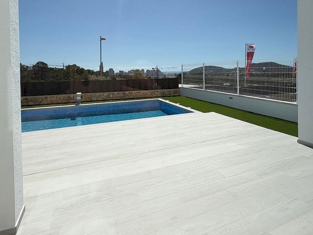 5 slaapkamer Villa te koop in Benidorm met zwembad - € 819.900 (Ref: 9860334)