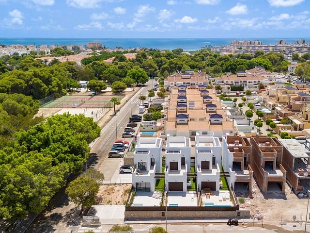 Chalet de 4 habitaciones en Mil Palmeras, Pilar de la Horadada en venta con piscina garaje - 729.900 € (Ref: 9892672)