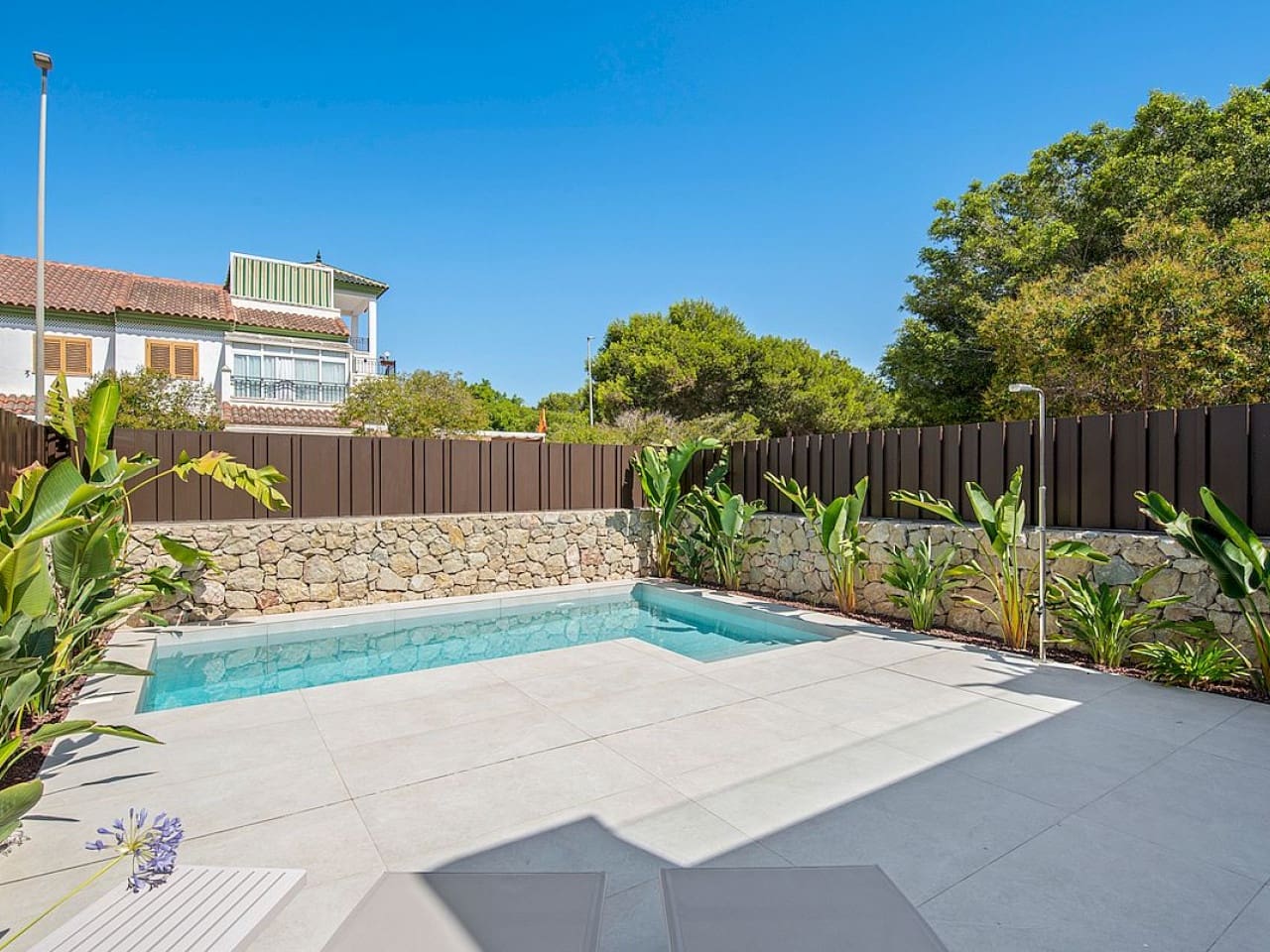 Chalet de 4 habitaciones en Pilar de la Horadada en venta con piscina garaje - 729.900 € (Ref: 9892672)