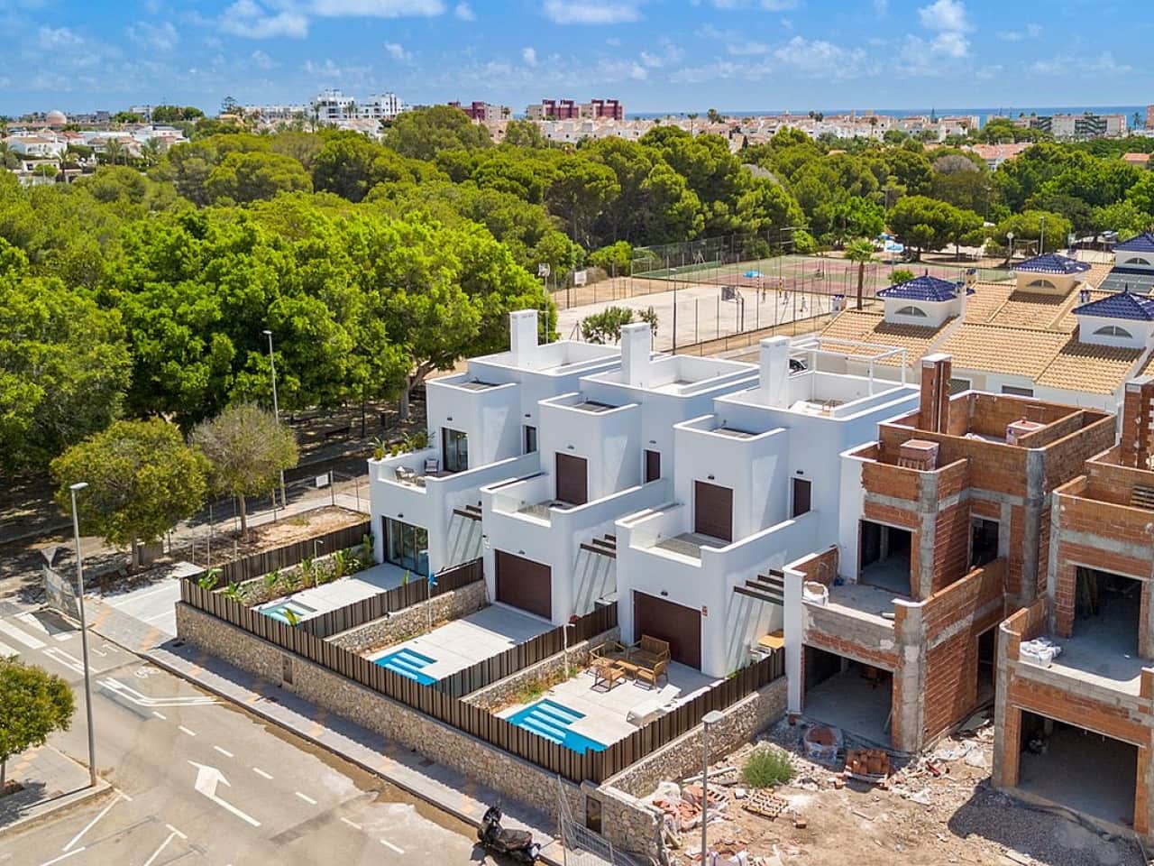 Chalet de 4 habitaciones en Pilar de la Horadada en venta con piscina garaje - 729.900 € (Ref: 9892672)