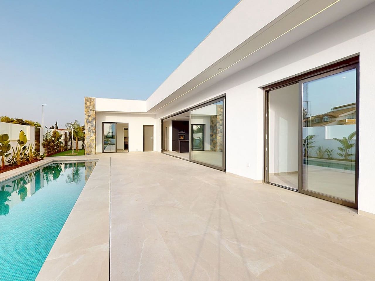 3 slaapkamer Villa te koop in Los Alcazares met zwembad - € 1.000.000 (Ref: 9892673)