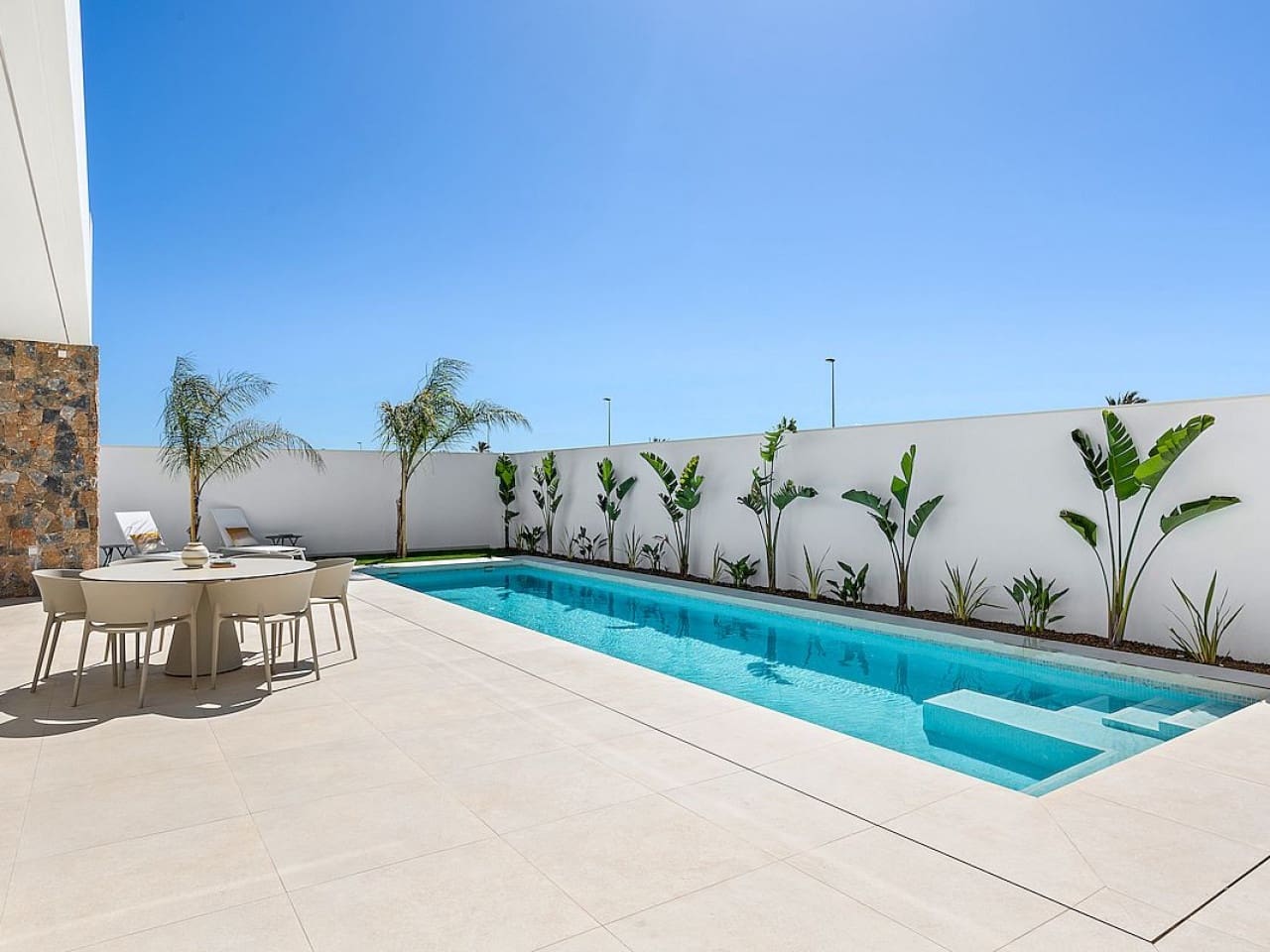3 slaapkamer Villa te koop in Los Alcazares met zwembad - € 1.000.000 (Ref: 9892673)