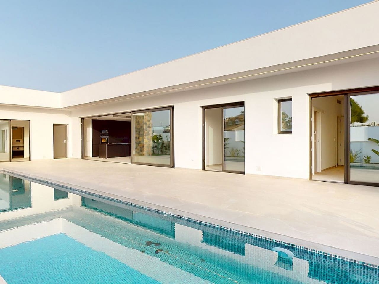 3 slaapkamer Villa te koop in Los Alcazares met zwembad - € 1.000.000 (Ref: 9892673)