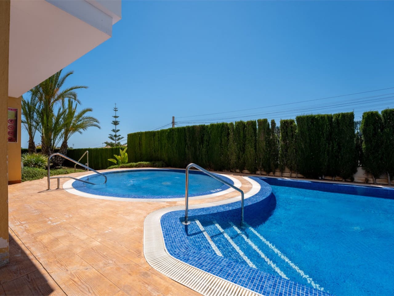 2 soveværelse Lejlighed til salg i Villamartin med swimmingpool garage - € 269.000 (Ref: 9892674)