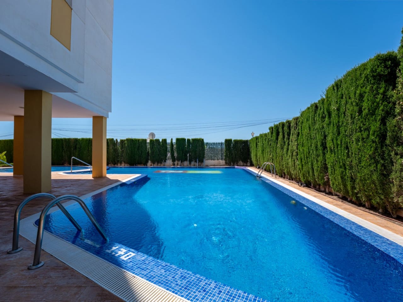 2 soveværelse Lejlighed til salg i Villamartin med swimmingpool garage - € 269.000 (Ref: 9892674)