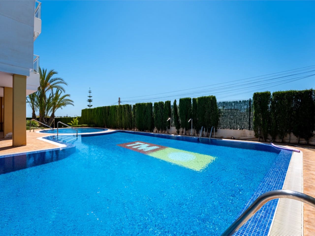 2 soveværelse Lejlighed til salg i Villamartin med swimmingpool garage - € 269.000 (Ref: 9892674)