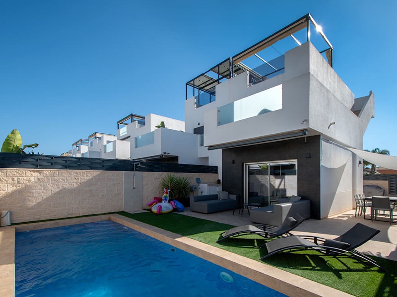 3 Zimmer Villa zu verkaufen in Ciudad Quesada mit Pool - 399.000 € (Ref: 9911279)