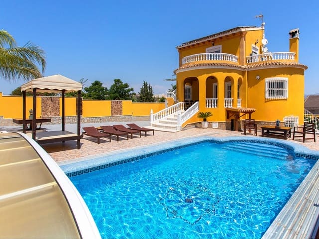 5 sovrum Villa till salu i Orihuela med pool - 490 000 € (Ref: 9922592)