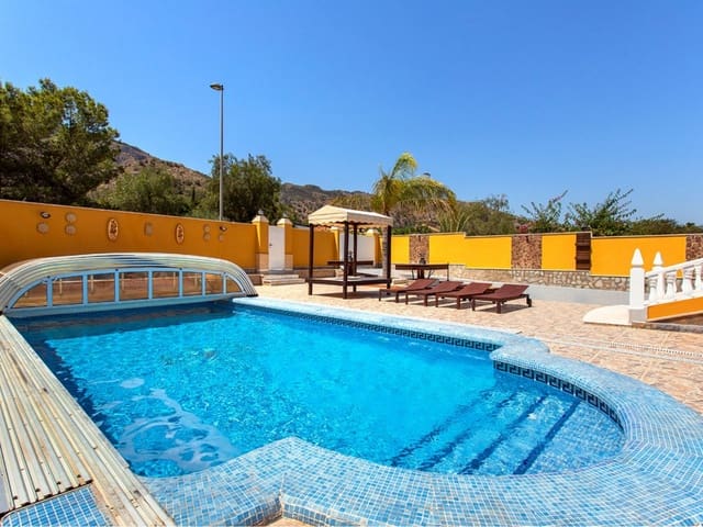 5 sovrum Villa till salu i Orihuela med pool - 490 000 € (Ref: 9922592)
