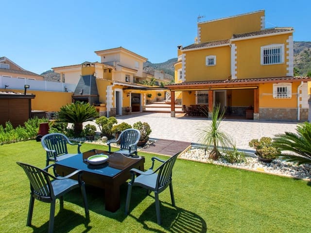 5 sovrum Villa till salu i Orihuela med pool - 490 000 € (Ref: 9922592)