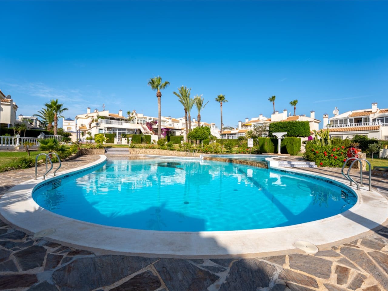 2 soverom Villa til salgs i Los Balcones med svømmebasseng - € 339 900 (Ref: 9934451)