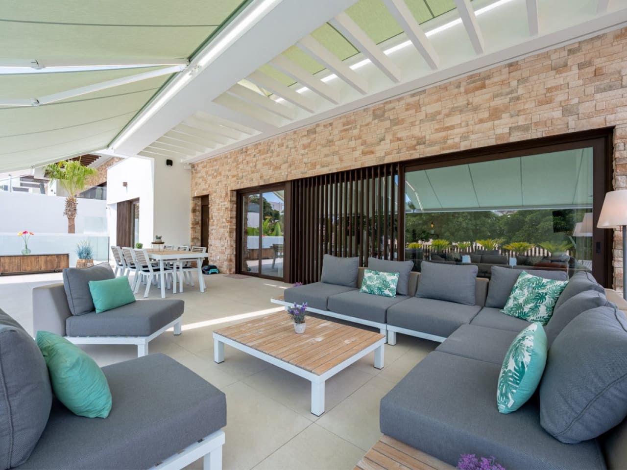 3 bedroom Villa for sale in Ciudad Quesada with pool garage - € 930,000 (Ref: 9970816)