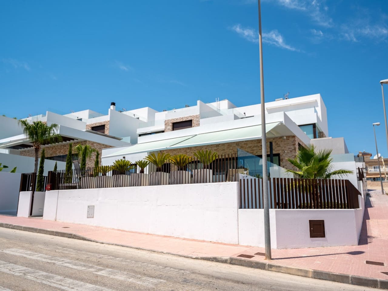 3 bedroom Villa for sale in Ciudad Quesada with pool garage - € 930,000 (Ref: 9970816)