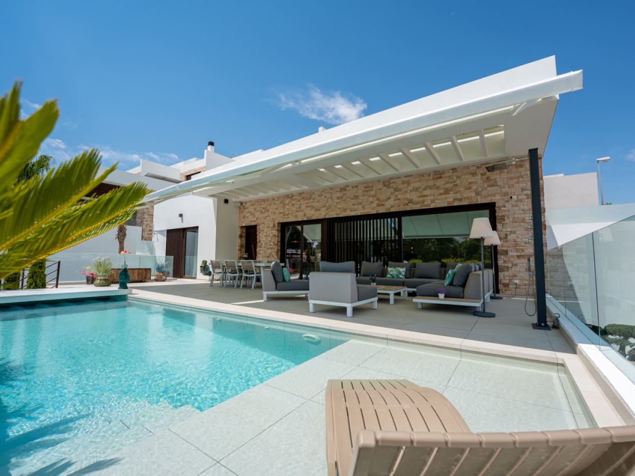 3 sypialnia Willa na sprzedaż w Ciudad Quesada z basenem garażem - 930 000 € (Ref: 9970816)
