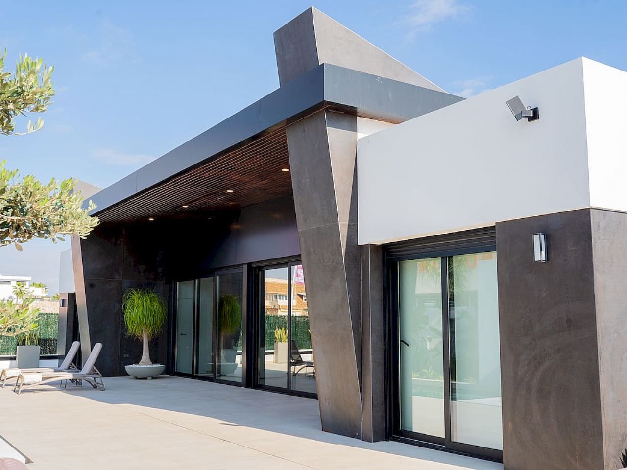 5 soveværelse Villa til salg i Ciudad Quesada med swimmingpool - € 1.099.000 (Ref: 9985201)