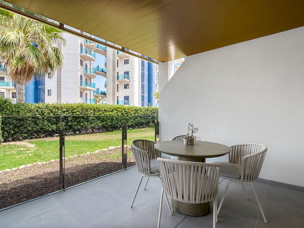Apartamento de 2 habitaciones en Orihuela Costa en venta con piscina garaje - 350.000 € (Ref: 9997259)