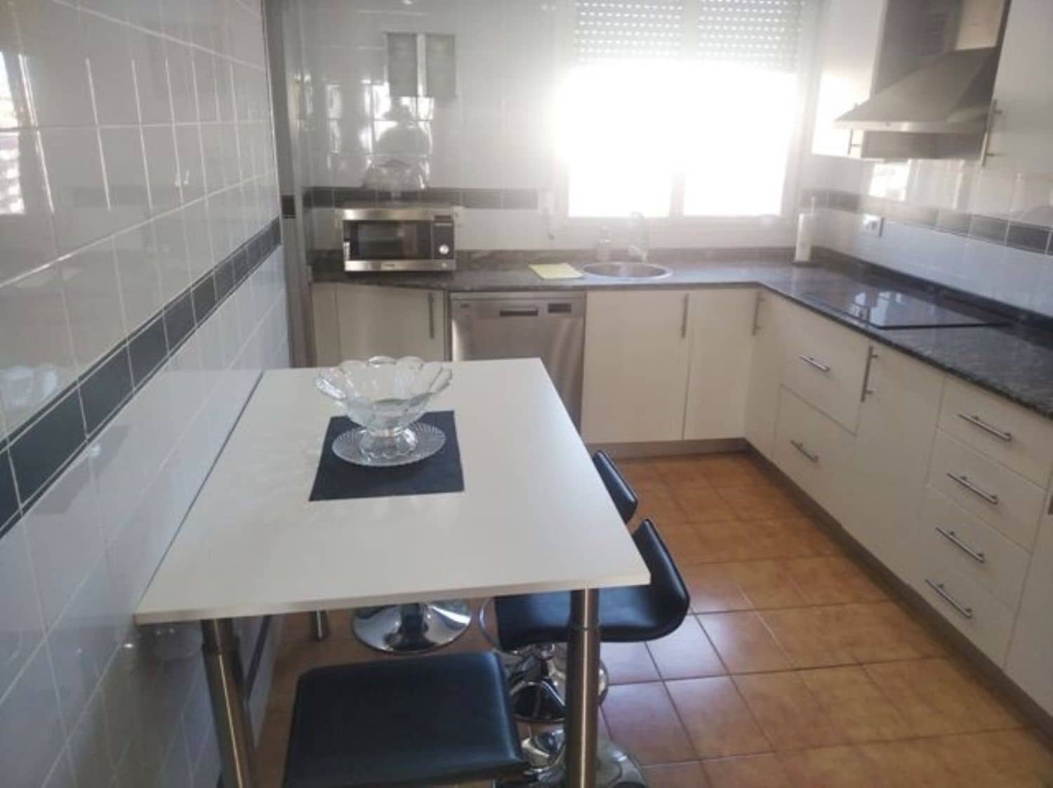 2 bedroom Apartment for rent in Barrio del Centro, Alicante / Alacant city € 1,500 (Ref 7949987)