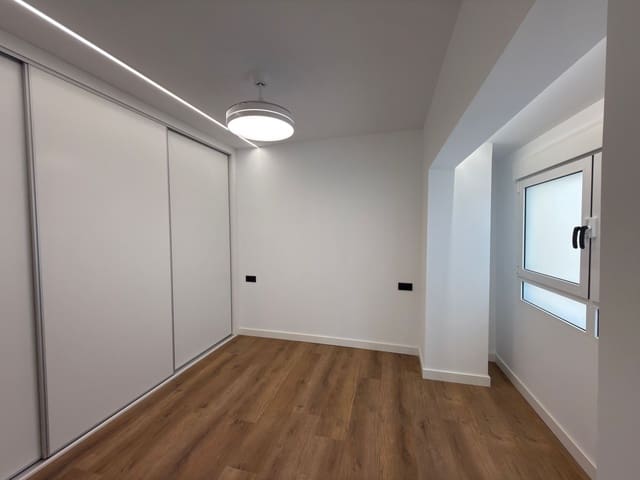 2 soveværelse Lejlighed til salg i San Blas, Alicante by - € 185.000 (Ref: 9428943)