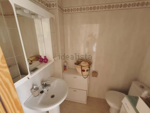 Penthouse de 3 chambres à louer à Torredembarra avec piscine garage - 700 € (Ref: 10041443)