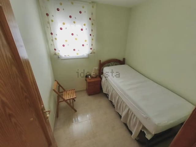Penthouse de 3 chambres à louer à Torredembarra avec piscine garage - 700 € (Ref: 10041443)