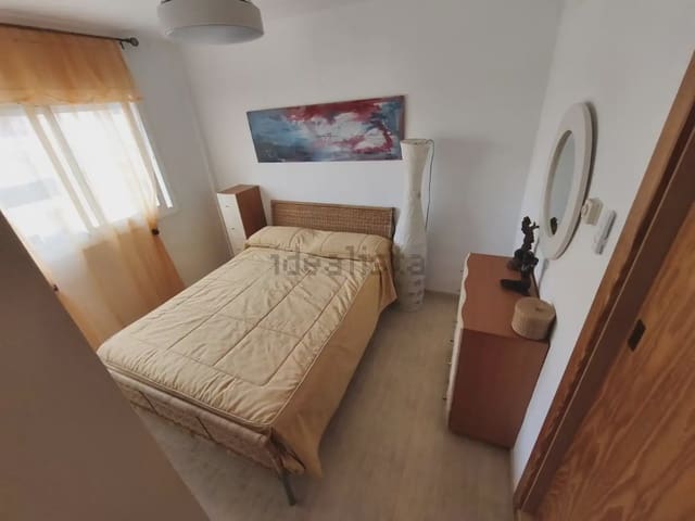 Penthouse de 3 chambres à louer à Torredembarra avec piscine garage - 700 € (Ref: 10041443)