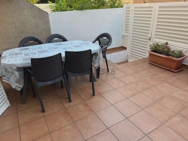 Villa/Maison Mitoyenne de 3 chambres à louer à Torredembarra avec piscine garage - 950 € (Ref: 10041444)