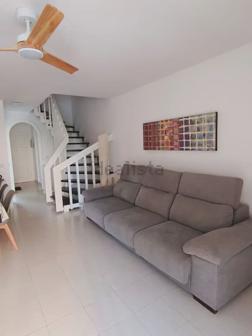 Villa/Maison Mitoyenne de 3 chambres à louer à Torredembarra avec piscine garage - 950 € (Ref: 10041444)