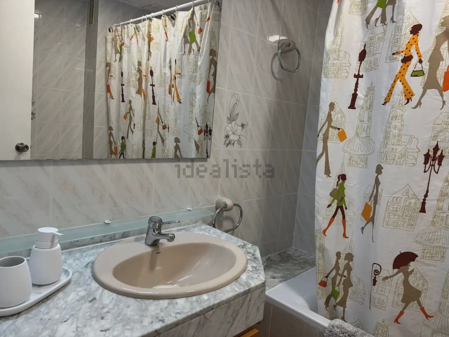 Villa/Maison Mitoyenne de 3 chambres à louer à Torredembarra avec piscine garage - 950 € (Ref: 10041444)