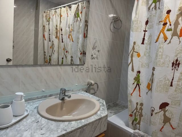 Villa/Maison Mitoyenne de 3 chambres à louer à Torredembarra avec piscine garage - 950 € (Ref: 10041444)